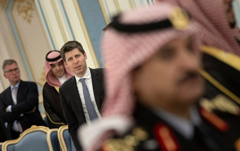 Φάκελος «Saudi Gov Docs» και κοριός σε χαρτί υγείας: ο πρώην μηχανικός της OpenAI μένει κρατούμενος